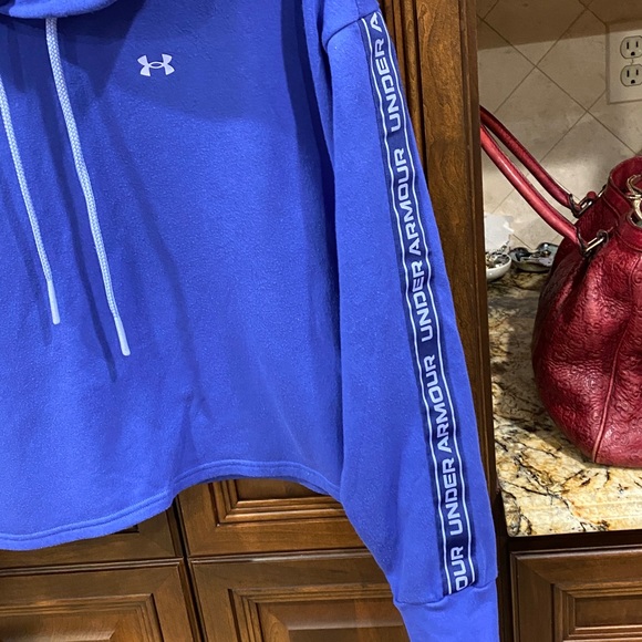 UNDER ARMOUR Cropped Sweatshirt Hoodie - Picture 3 of 10